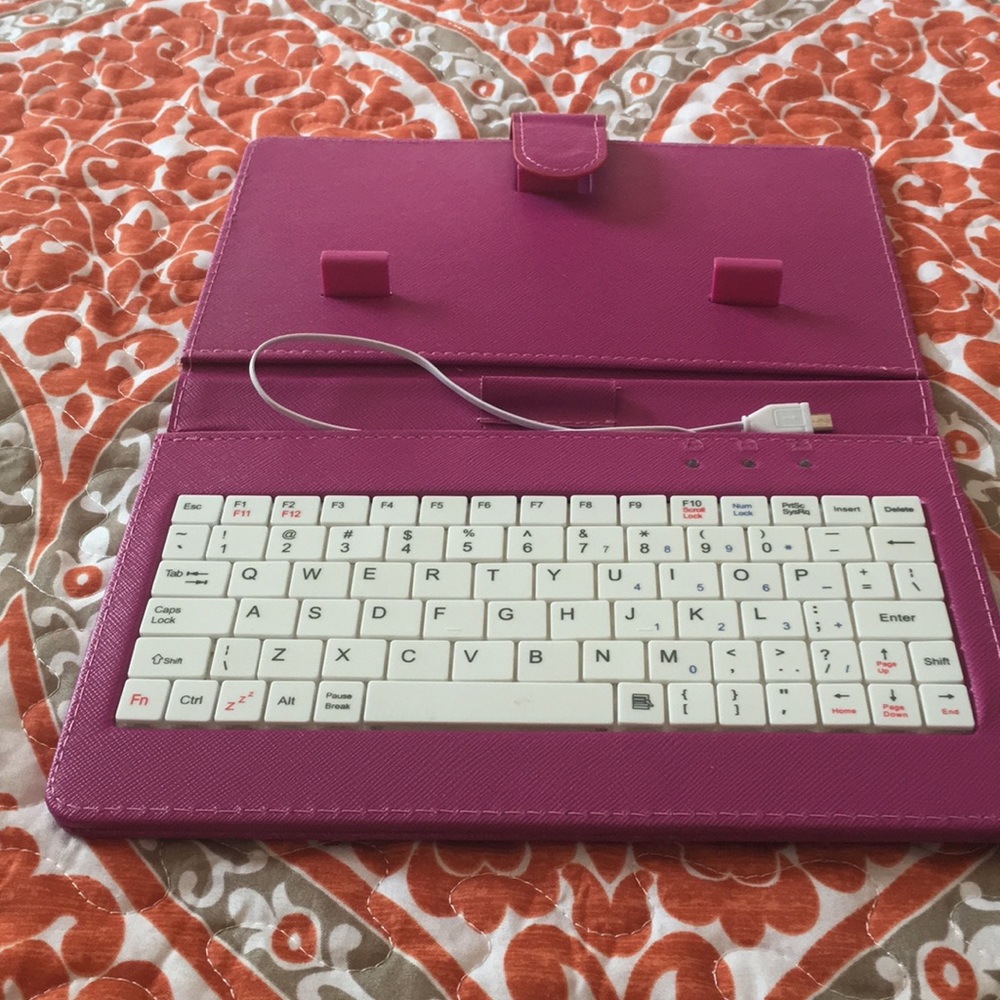 Cellphone tablet case.